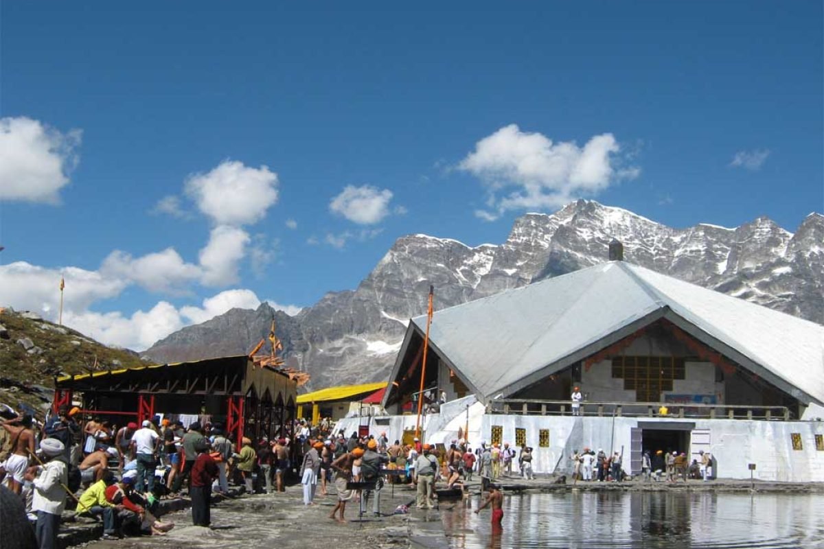 Shiv-Yogi-Tour-and-Travels-Hemkund-Sahib